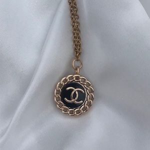 vintage CHANEL open chain link button necklace